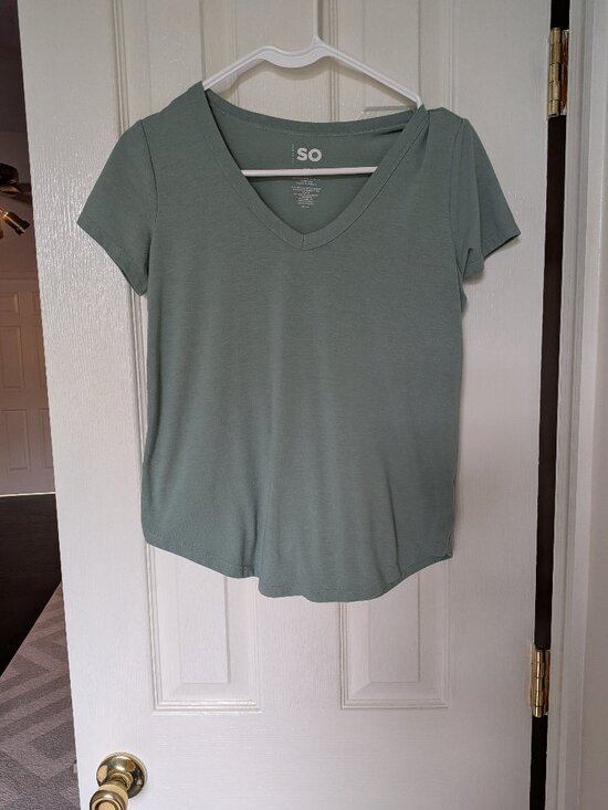 SO Tops - Green SO V-Neck Short Sleeve Tee T-Shirt Bundle - Size XS